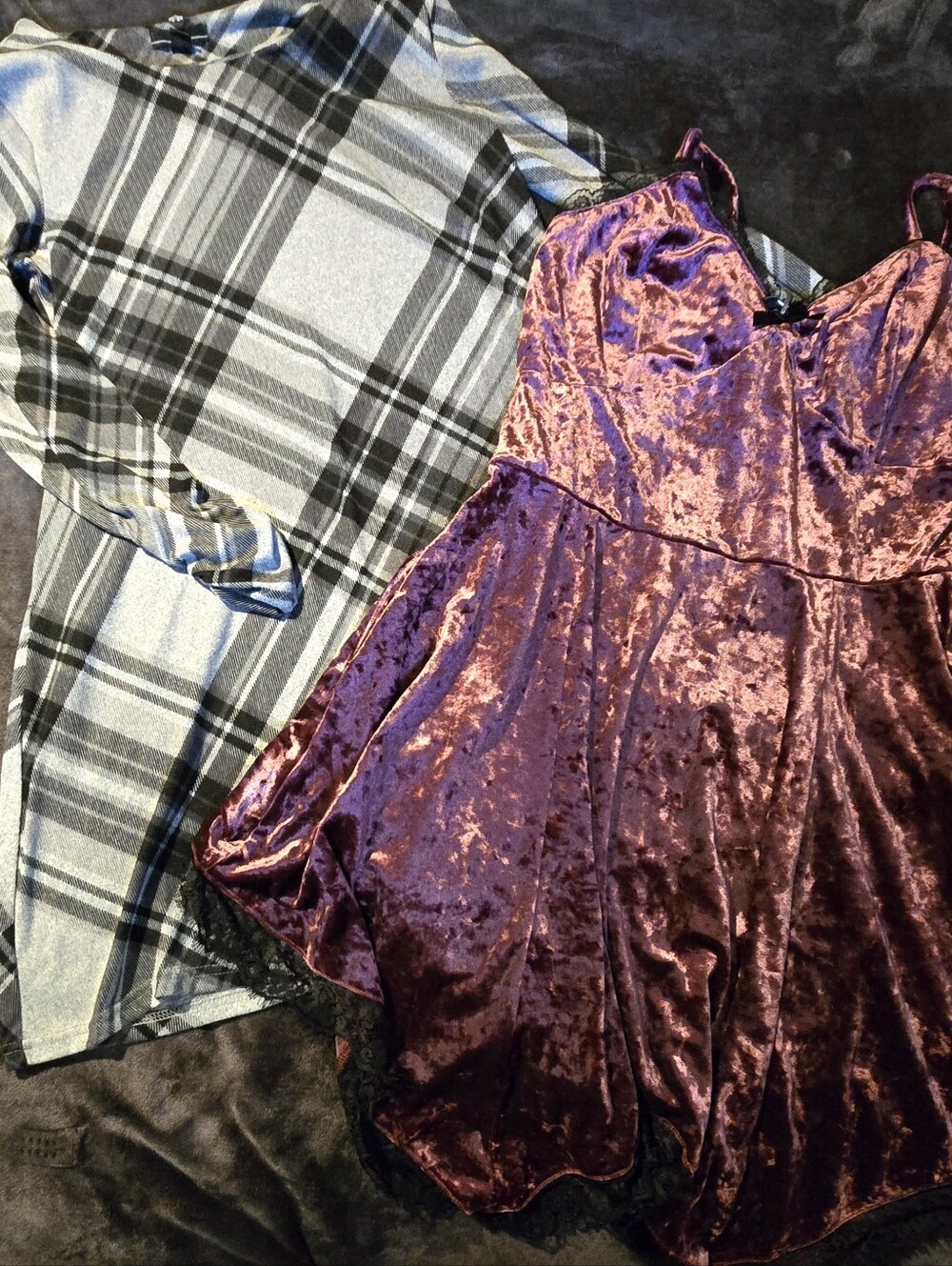 Lot/Bundle of 15 Womens/Misses Clothing (L-XL) - Picture 2 of 8